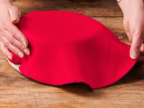 Ausgerollte Rollfondant-Decke Rot Durchmesser 36cm 430g