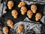 Nordic Ware Skull Bites Cakelet Pan Nordic Ware Skull Bites Cakelet Pan