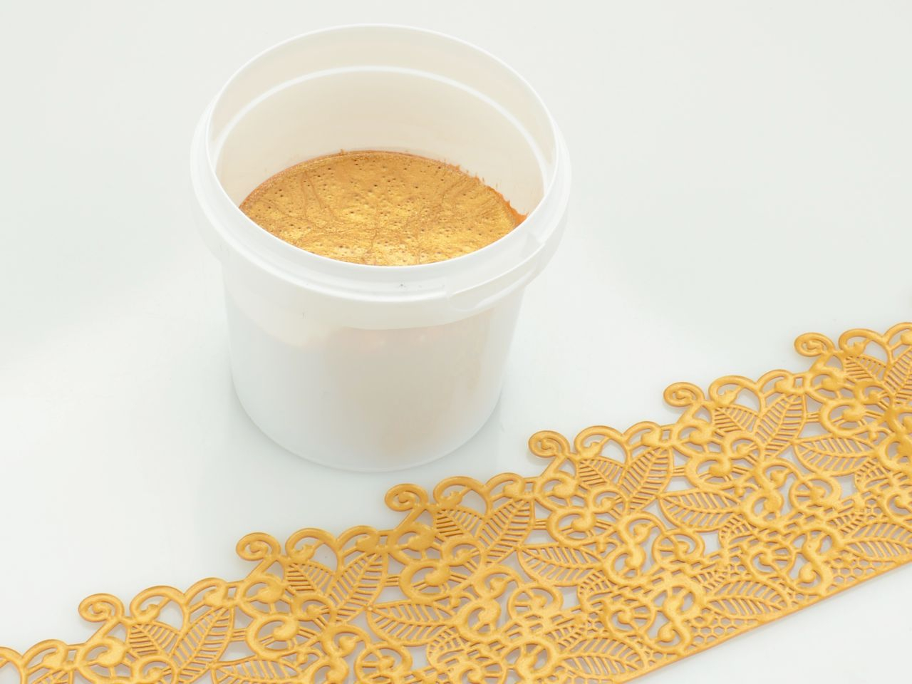 Fertiges Spitzendekor Pearl Gold 200g